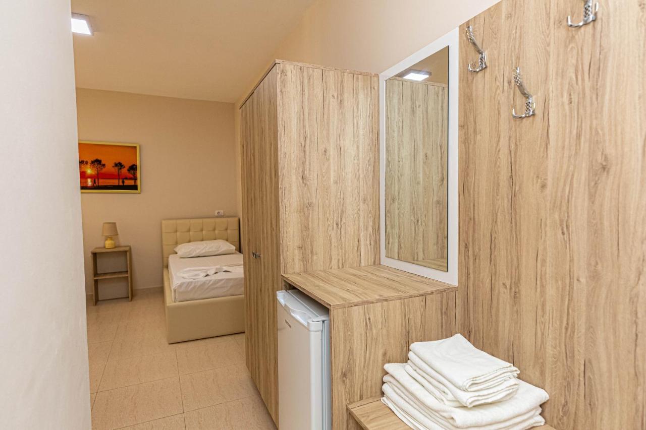Jordan's 3* Vlore